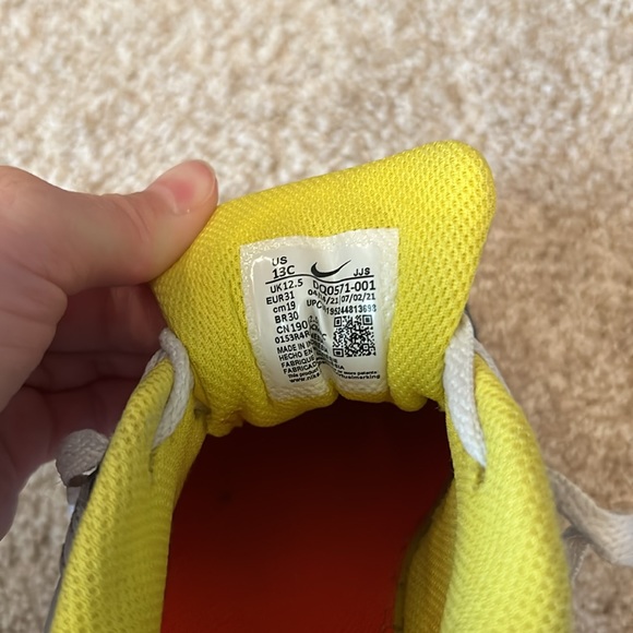 Nike air smiley face shoes. - Picture 6 of 10